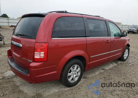 2010 Chrysler Town & Country Touring из США, поврежденный, VIN 2A4RR5D13AR151607